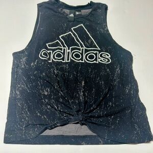Adidas | High Neck Muscle Tank knotted crop
Size XS